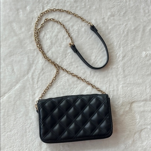 Luxurious Black and Gold Quilted Crossbody Bag - Picture 1 of 7